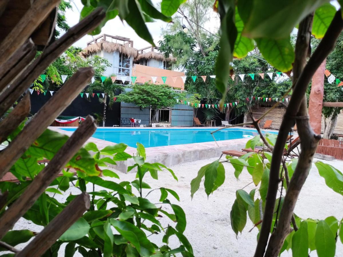 The All Inclusive Hostel - Food, Drinks And Transportation To The Beach And Cenotes 툴룸 외부 사진