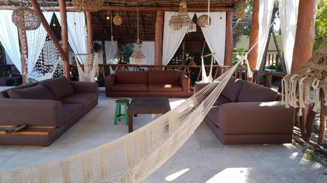 The All Inclusive Hostel - Food, Drinks And Transportation To The Beach And Cenotes 툴룸 외부 사진