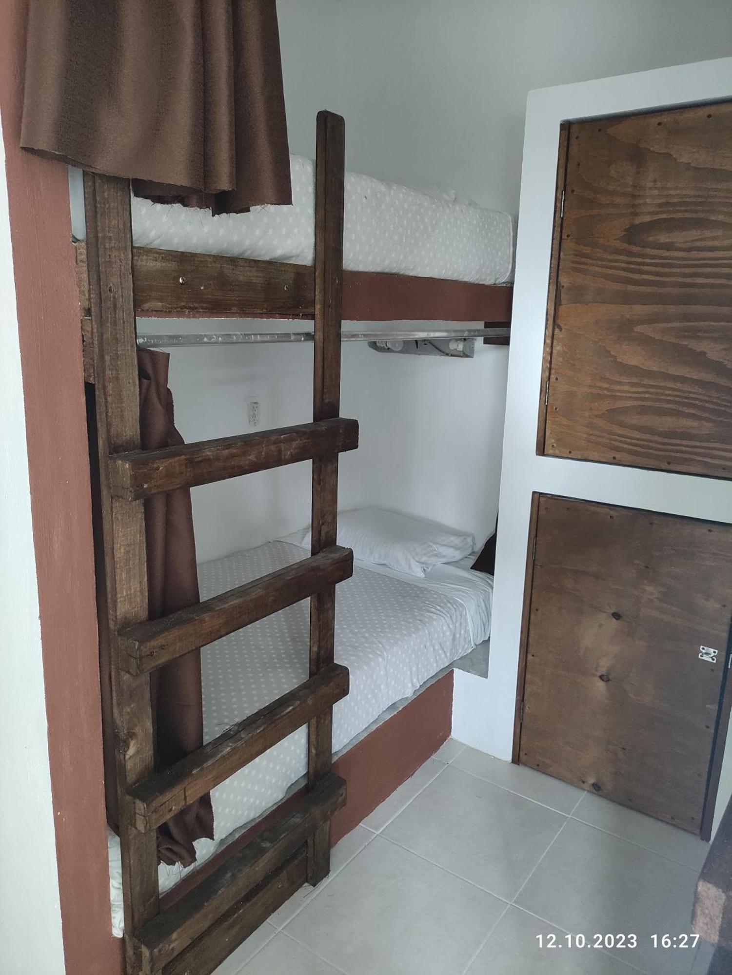 The All Inclusive Hostel - Food, Drinks And Transportation To The Beach And Cenotes 툴룸 객실 사진