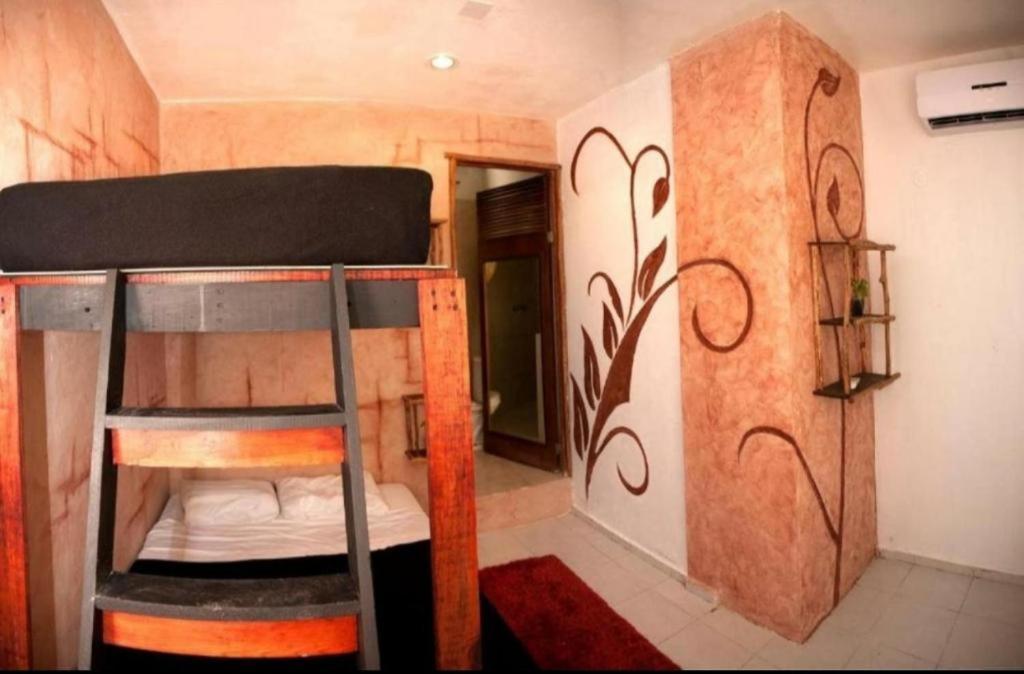 The All Inclusive Hostel - Food, Drinks And Transportation To The Beach And Cenotes 툴룸 외부 사진